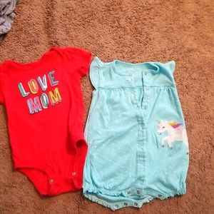 Bundle of 2 baby onsies